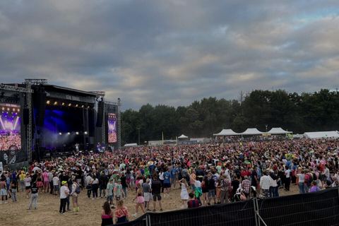 La foule devant la scène du Festival Bobital