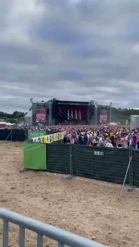 Le public devant la grande scène du Festival Bobital